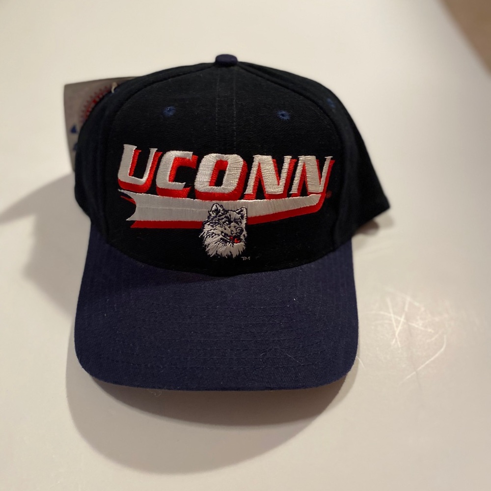 Throwback Uconn Huskies SnapBack